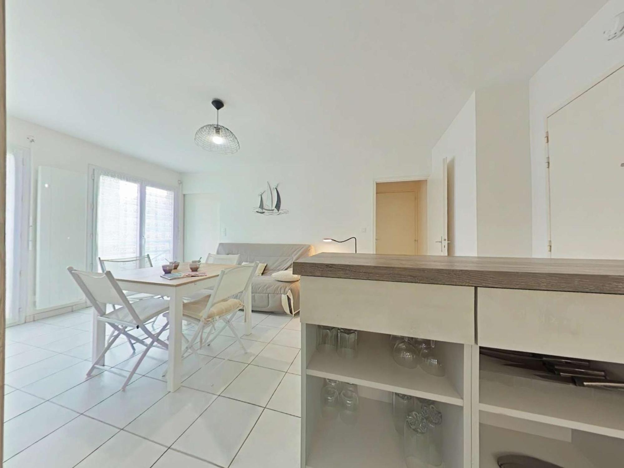 Appartement 2 Pieces Avec Parking Prive, Proche Plage Et Commerces, Saint-Gilles-Croix-De-Vie - Fr-1-224-783 Exteriör bild
